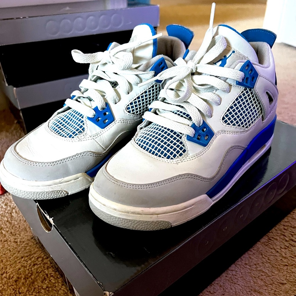 Jordan 4s